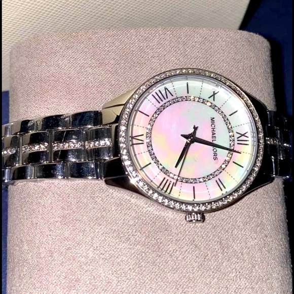 NEW Michael Kors Watch - Picture 1 of 3